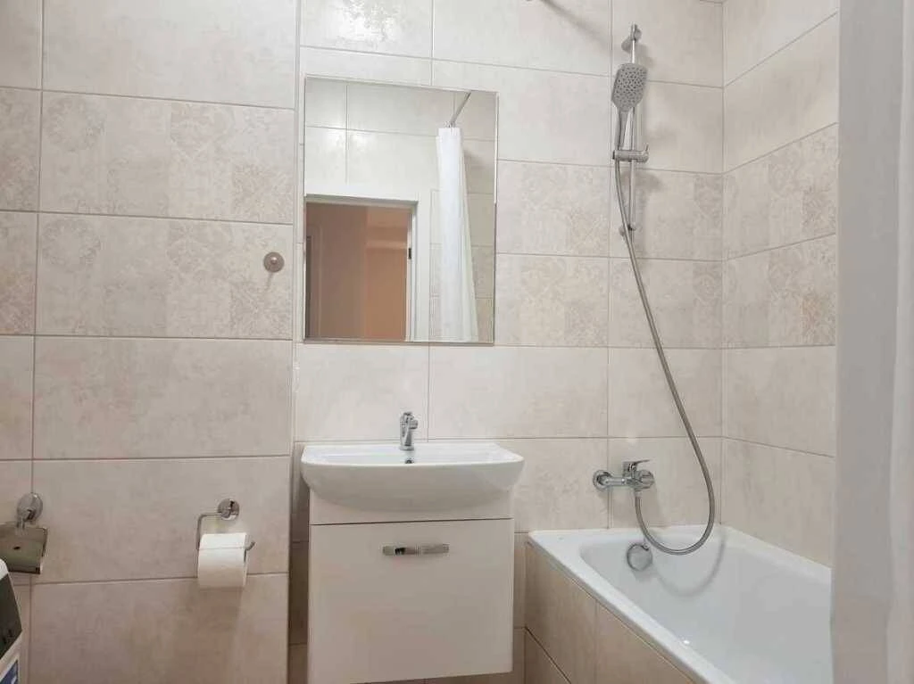 For Rent Long-Term 1-Bedroom Apartment, Kyiv, Dniprovsk, Darnitsk District