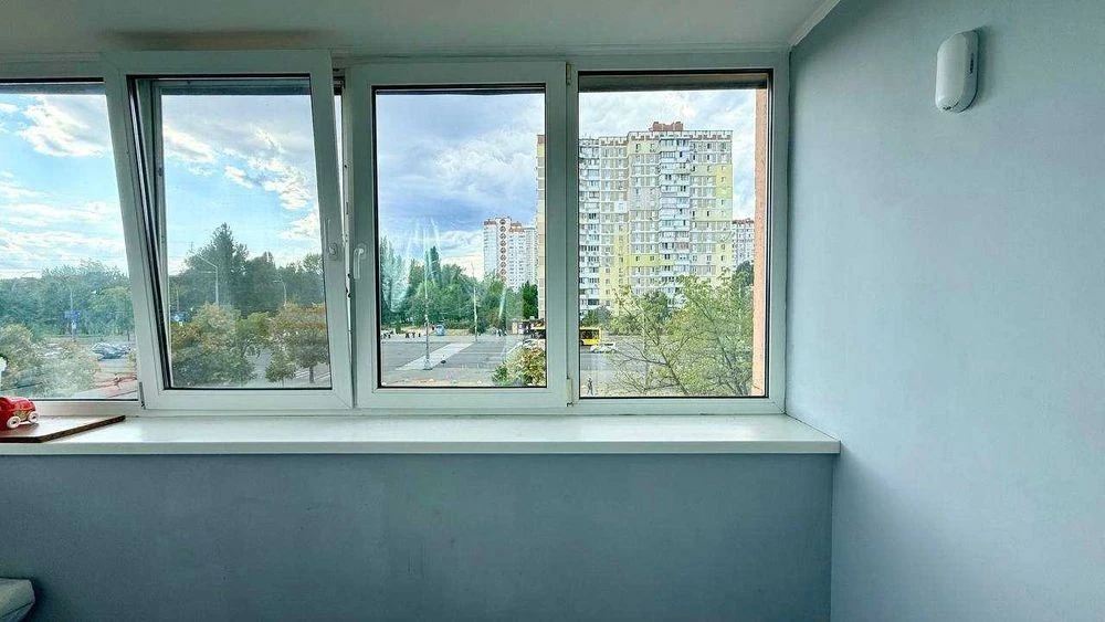 Без % Продаж 3 кв, 83 м, вул. Червоної Калини, 2/1, Деснянсь