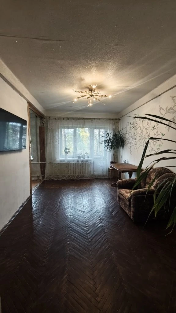 For Sale 2-room apartment on Alexander Poly Avenue