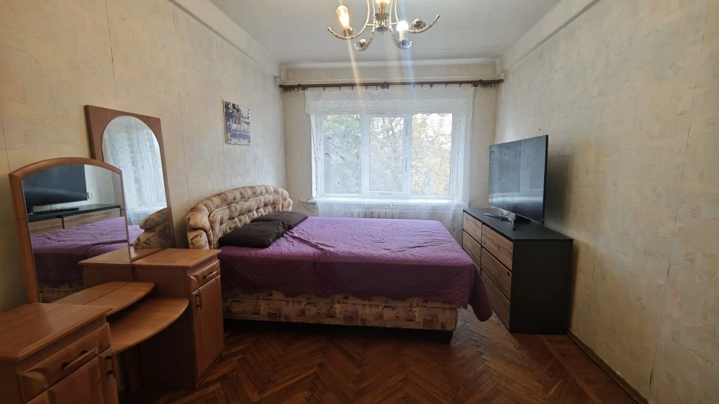 For Sale 2-room apartment on Alexander Poly Avenue