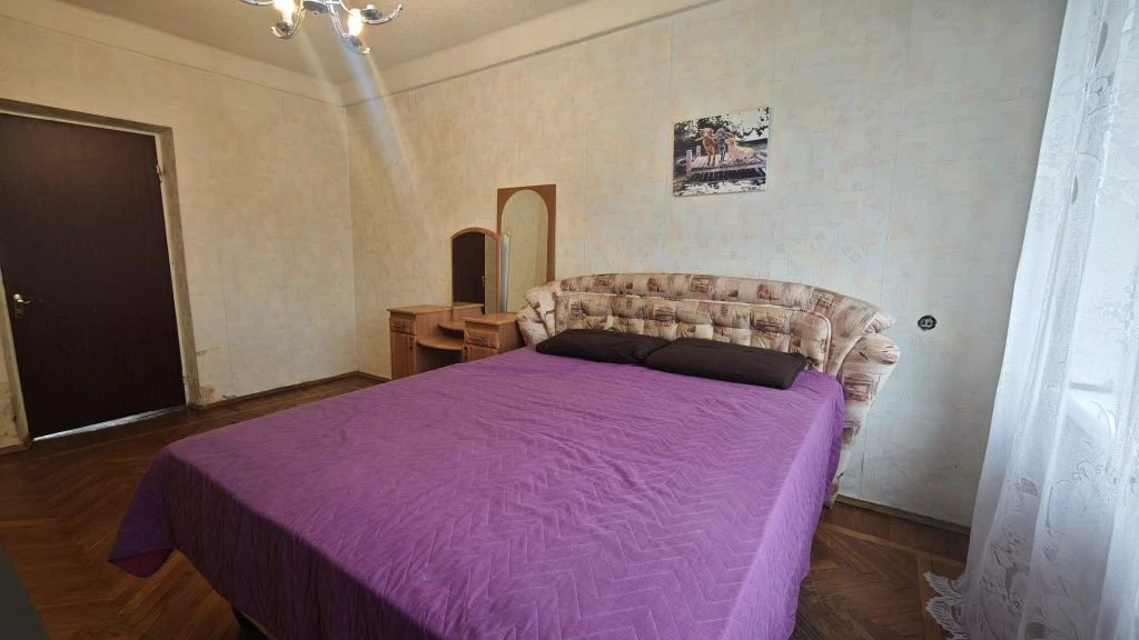 For Sale 2-room apartment on Alexander Poly Avenue