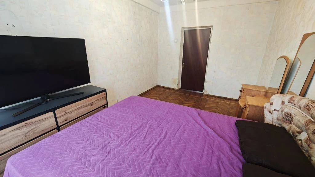 For Sale 2-room apartment on Alexander Poly Avenue