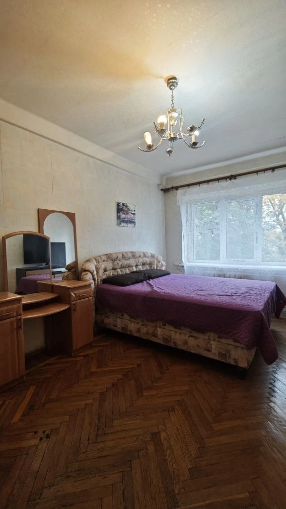For Sale 2-room apartment on Alexander Poly Avenue