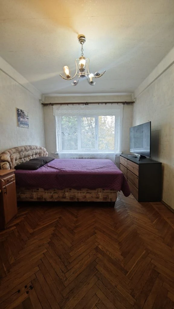 For Sale 2-room apartment on Alexander Poly Avenue