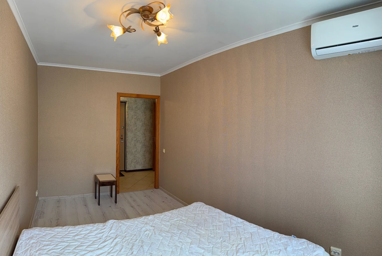 Продаж 2к кв., метро Дорогожичі 13хв пішки
