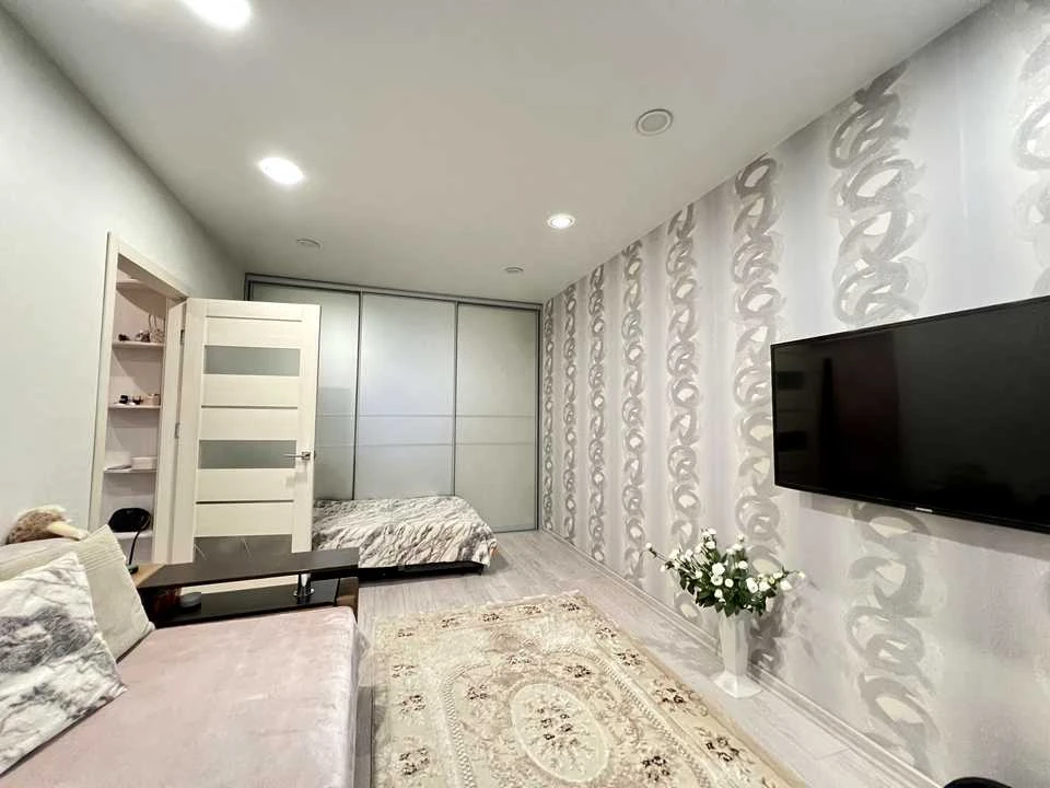 Apartment. Newton Street, Kharkiv