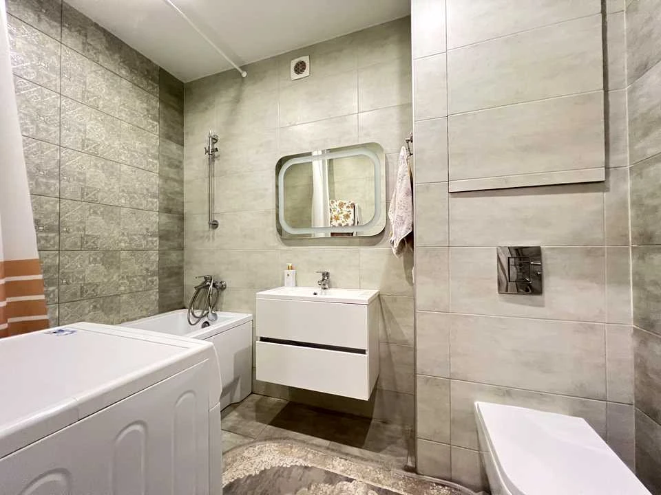 Apartment. Newton Street, Kharkiv