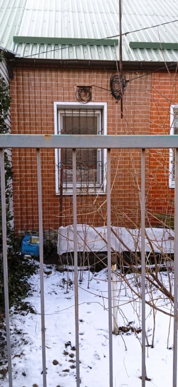 Part of a house, all amenities!