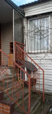 Part of a house, all amenities!