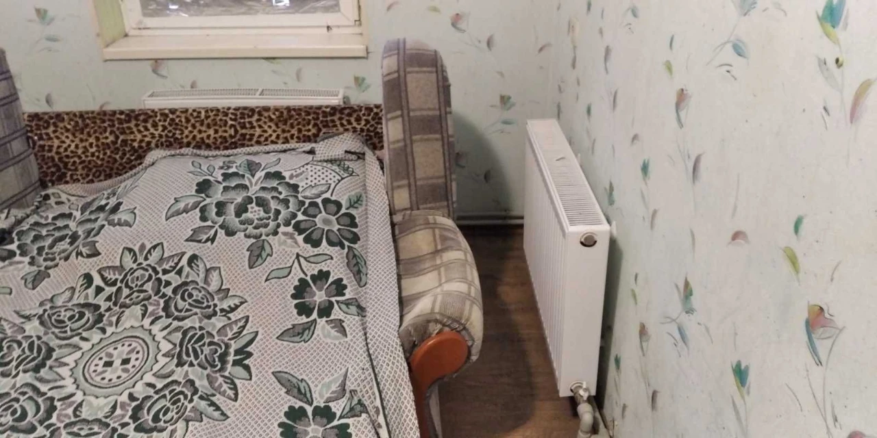 Part of a house, all amenities!