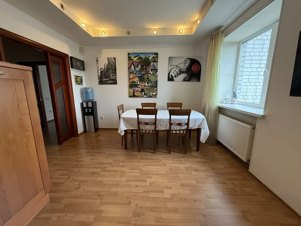 4 rooms in the center. Boulevard Shevchenko 250