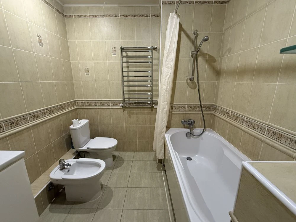 4 rooms in the center. Boulevard Shevchenko 250