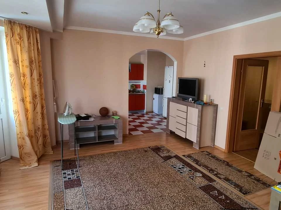 Квартира. Київ, Микільсько-Слобідська вулиця