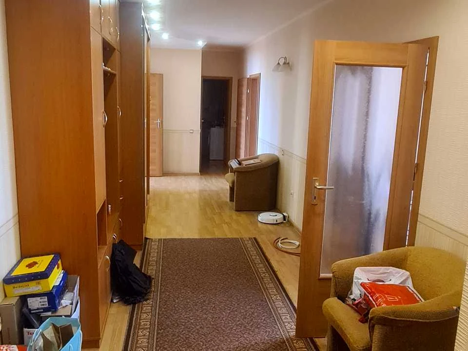 Квартира. Київ, Микільсько-Слобідська вулиця