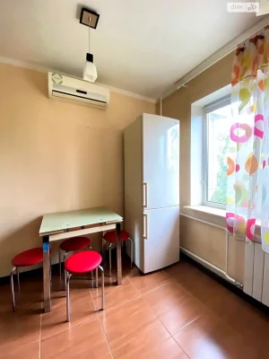 Довгострокова Оренда Квартири в Райдужному Масиві