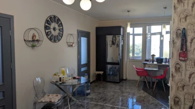Продам 2-х кімнатну квартиру на Сирці. вул. Бакинська, 37-Д