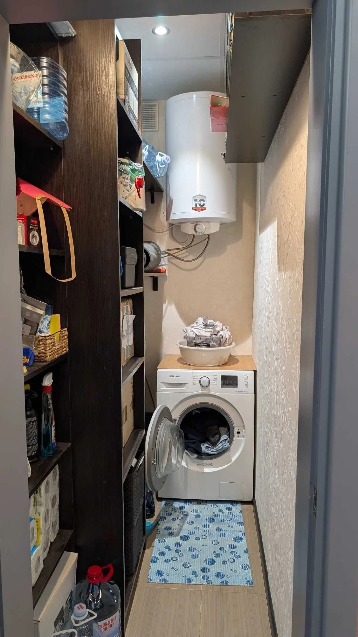 Продам 2-х кімнатну квартиру на Сирці. вул. Бакинська, 37-Д
