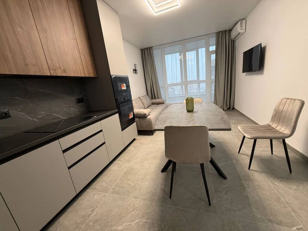 Spacious 2-bedroom apartment for sale in the "Warsaw-2" residential complex
