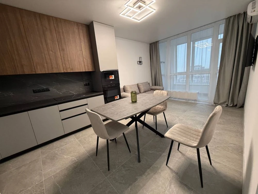 Spacious 2-bedroom apartment for sale in the "Warsaw-2" residential complex