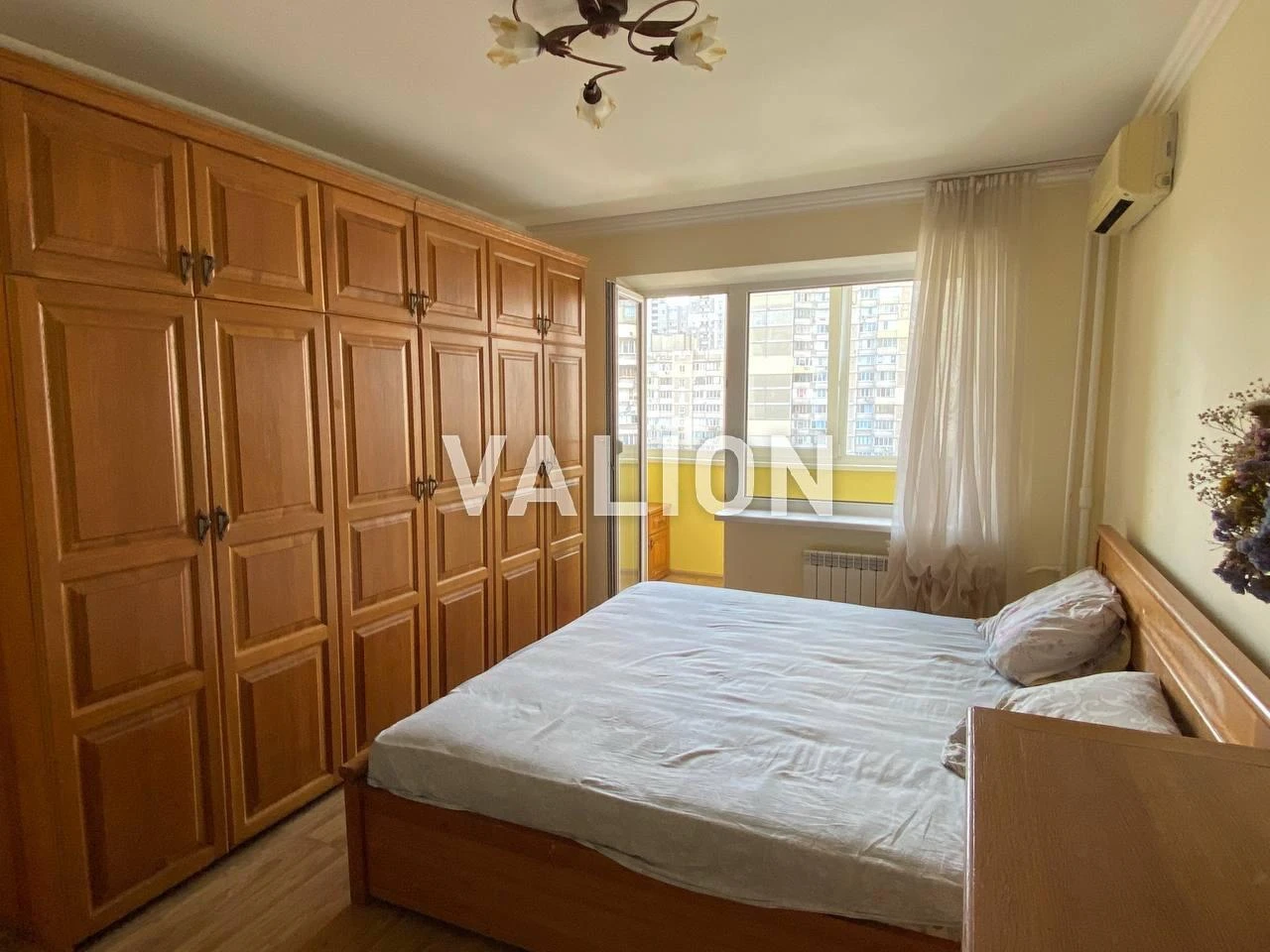 4-room apartment for sale at 5 Bratstva Tarasivtsiv St. Without
