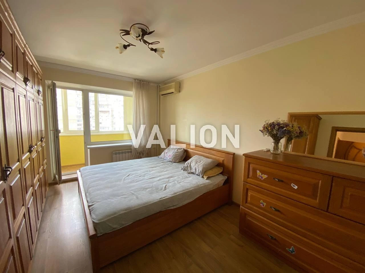 4-room apartment for sale at 5 Bratstva Tarasivtsiv St. Without