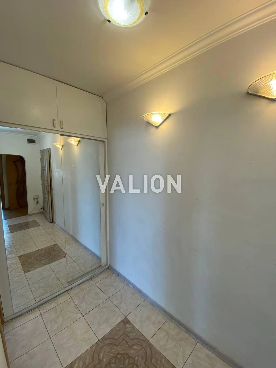 4-room apartment for sale at 5 Bratstva Tarasivtsiv St. Without