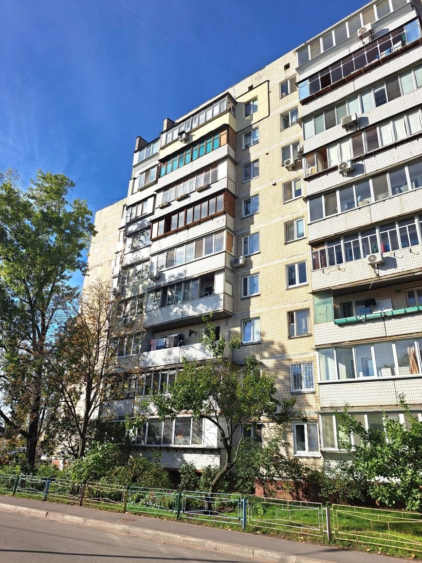 2 комн. Оболонь. вул. Північна,32.
