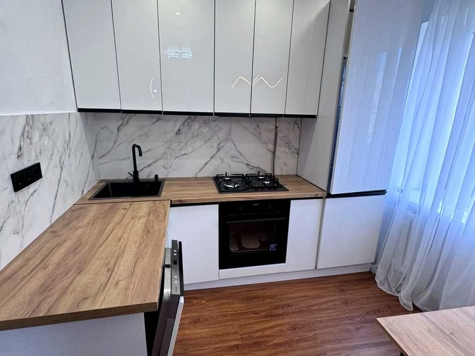 Apartment. Ivano-Frankivsk, Vovnychyntska st.