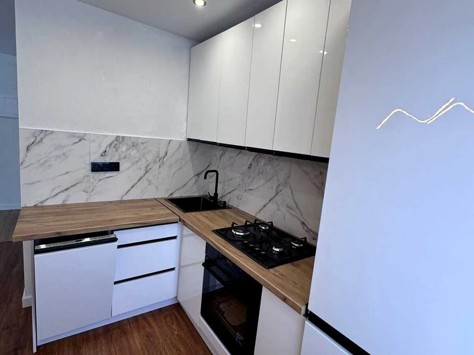 Apartment. Ivano-Frankivsk, Vovnychyntska st.