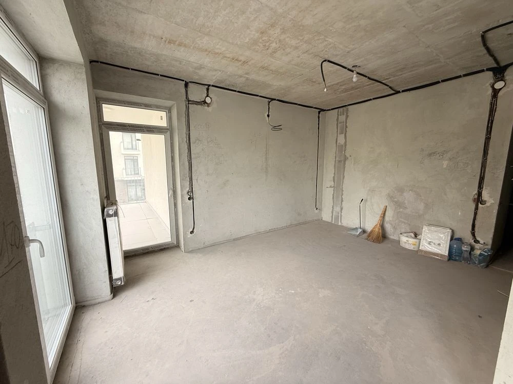 Sale of a 2-room studio apartment 67.5 from owners in Vil