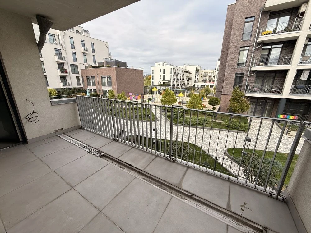 Sale of a 2-room studio apartment 67.5 from owners in Vil
