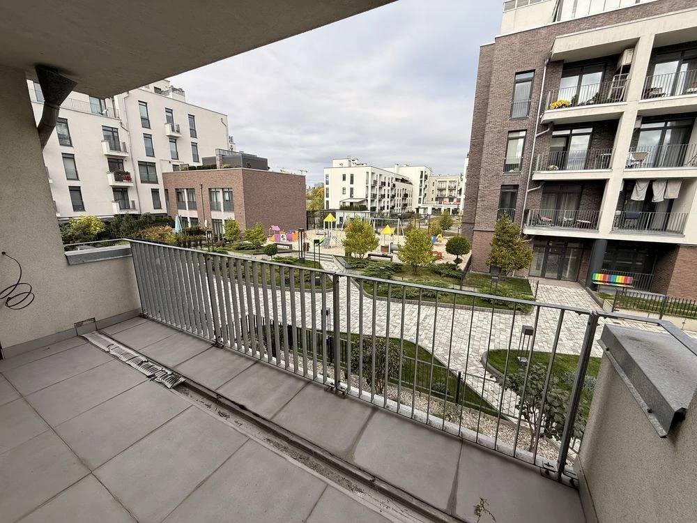 Sale of a 2-room studio apartment 67.5 from owners in Vil