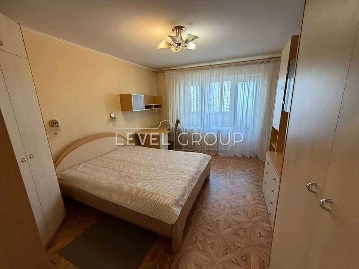 Offering a spacious and bright apartment with good renovation