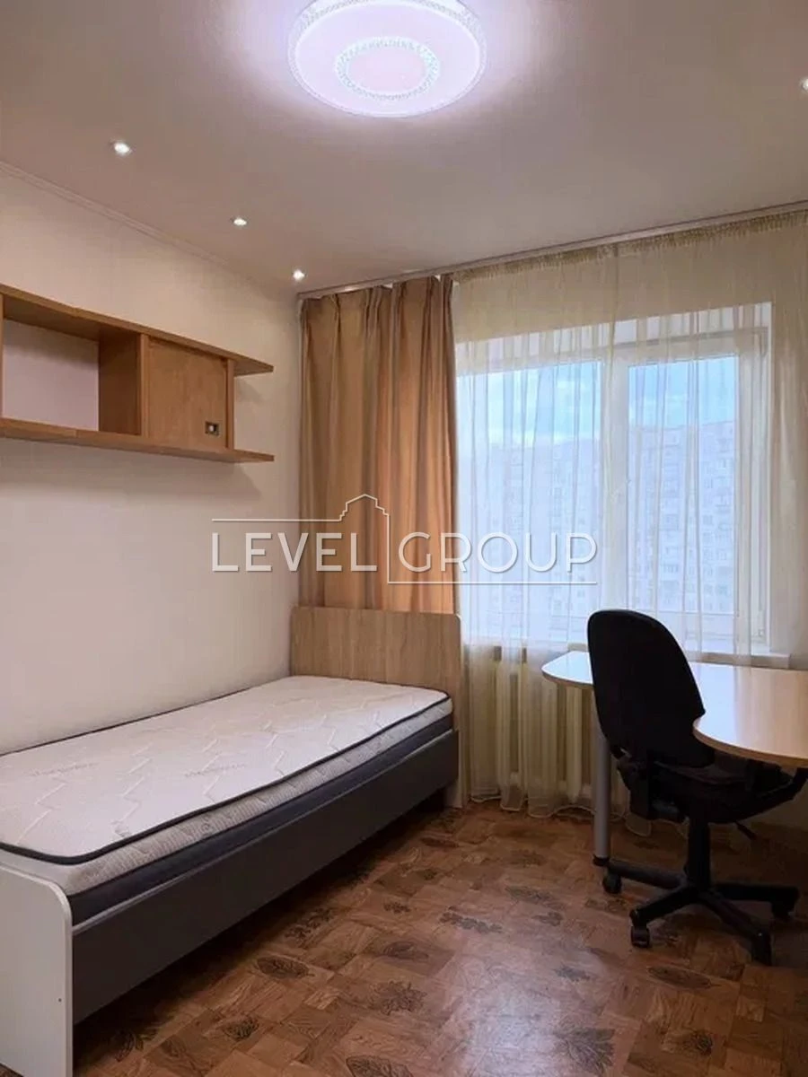 Offering a spacious and bright apartment with good renovation