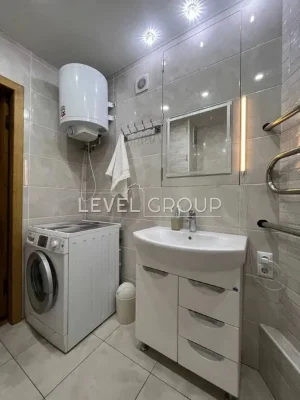 Offering a spacious and bright apartment with good renovation