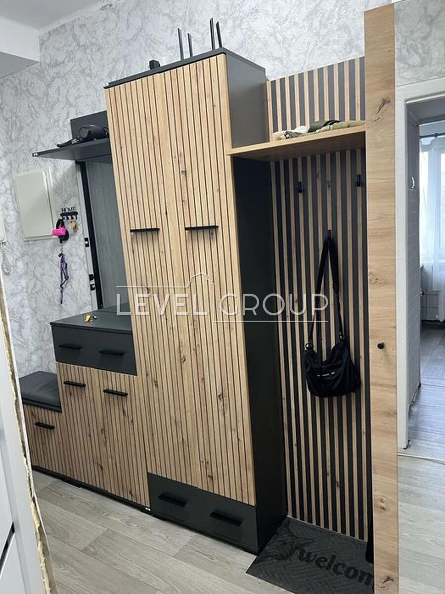 Продается 3-комнатная квартира общей площадью 64 м²