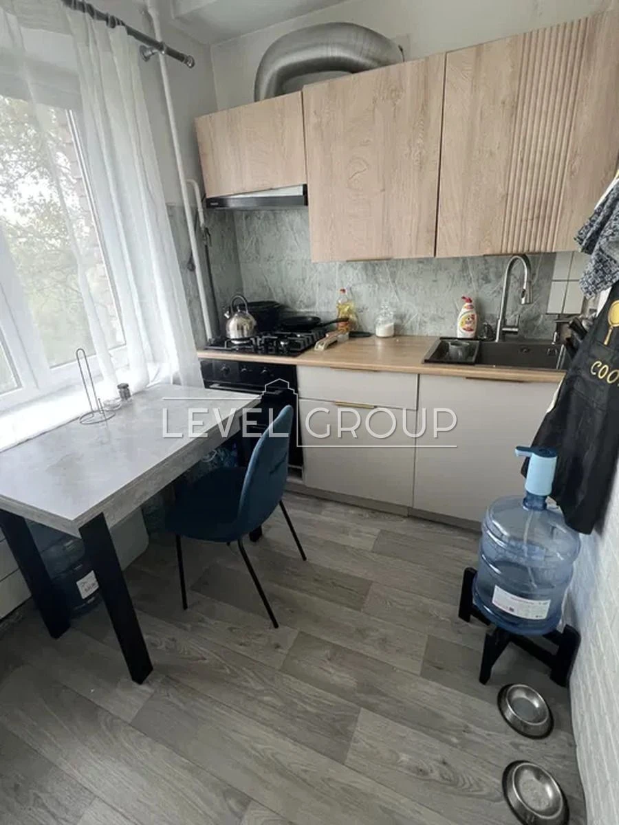 Продается 3-комнатная квартира общей площадью 64 м²