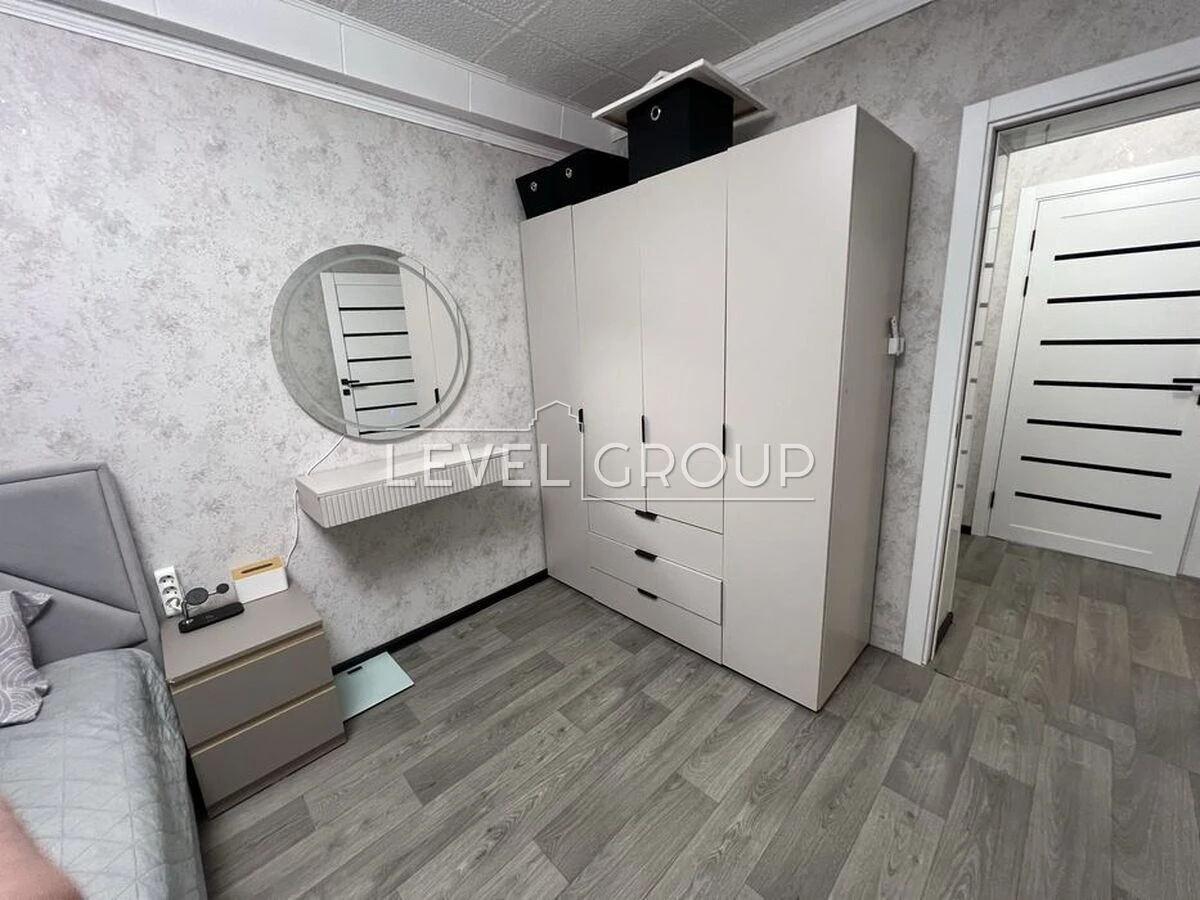 Продається 3-кімнатна квартира загальною площею 64 м²,