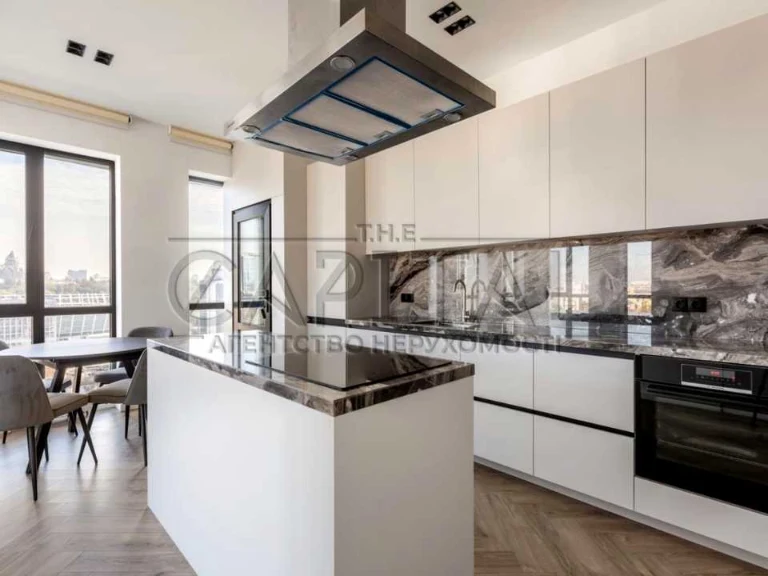 Apartment. Antonovicha st.