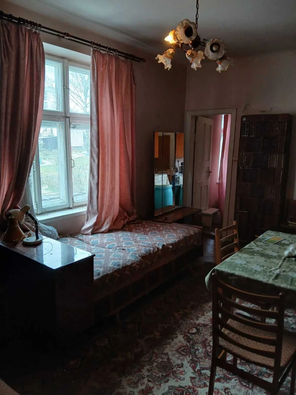OWNER! Sale of a 1-bedroom apartment 42 sq m, Yatskova Street (side of Shevchenko Street and Zolotaya Street), near "Semycvet" residential complex.