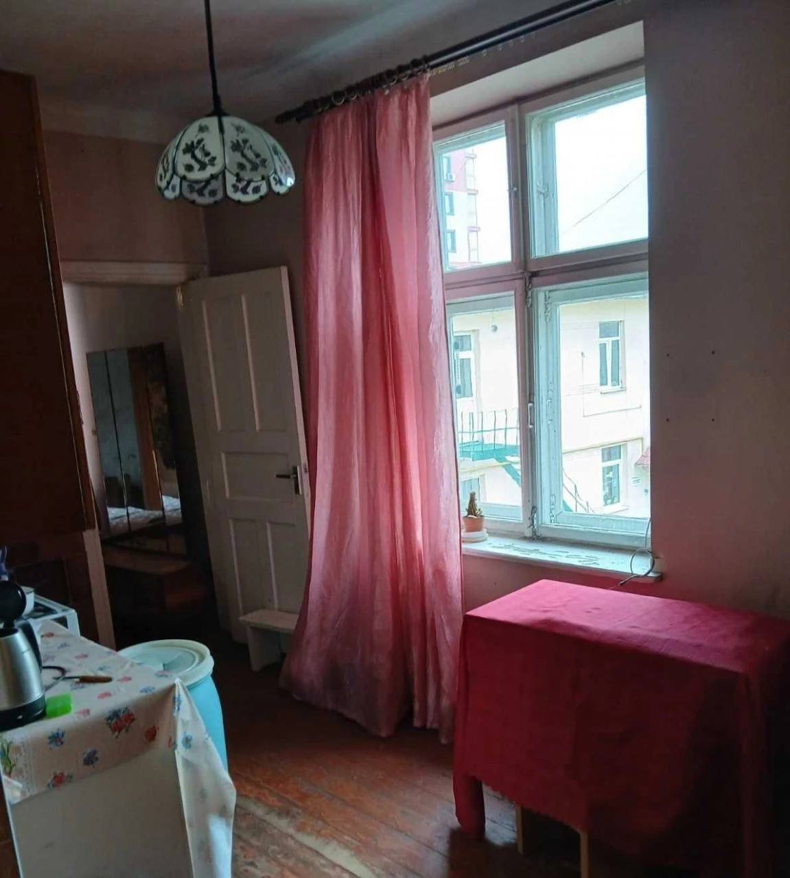 OWNER! Sale of a 1-bedroom apartment 42 sq m, Yatskova Street (side of Shevchenko Street and Zolotaya Street), near "Semycvet" residential complex.