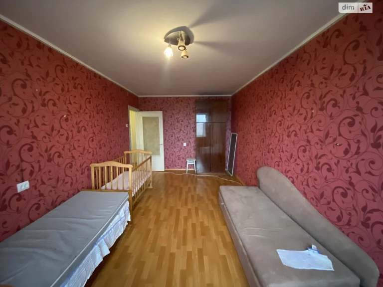 Long-Term Rental Room Cherry