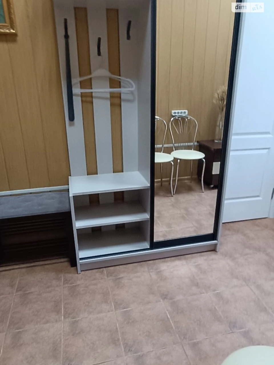 Long-Term Rental of Room in the Center