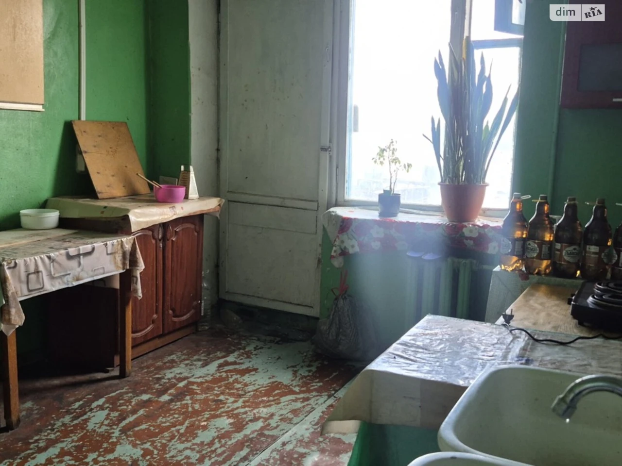 Long-Term Rent: Room in a Property