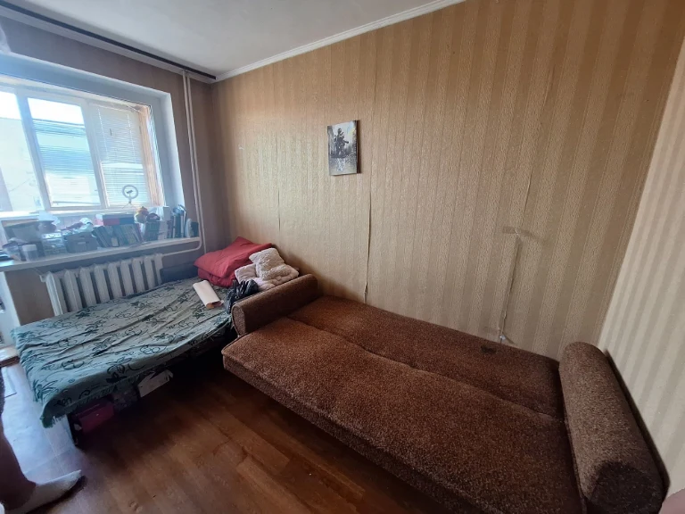 Здається ліжко- місце для дівчини по вул Чайковського