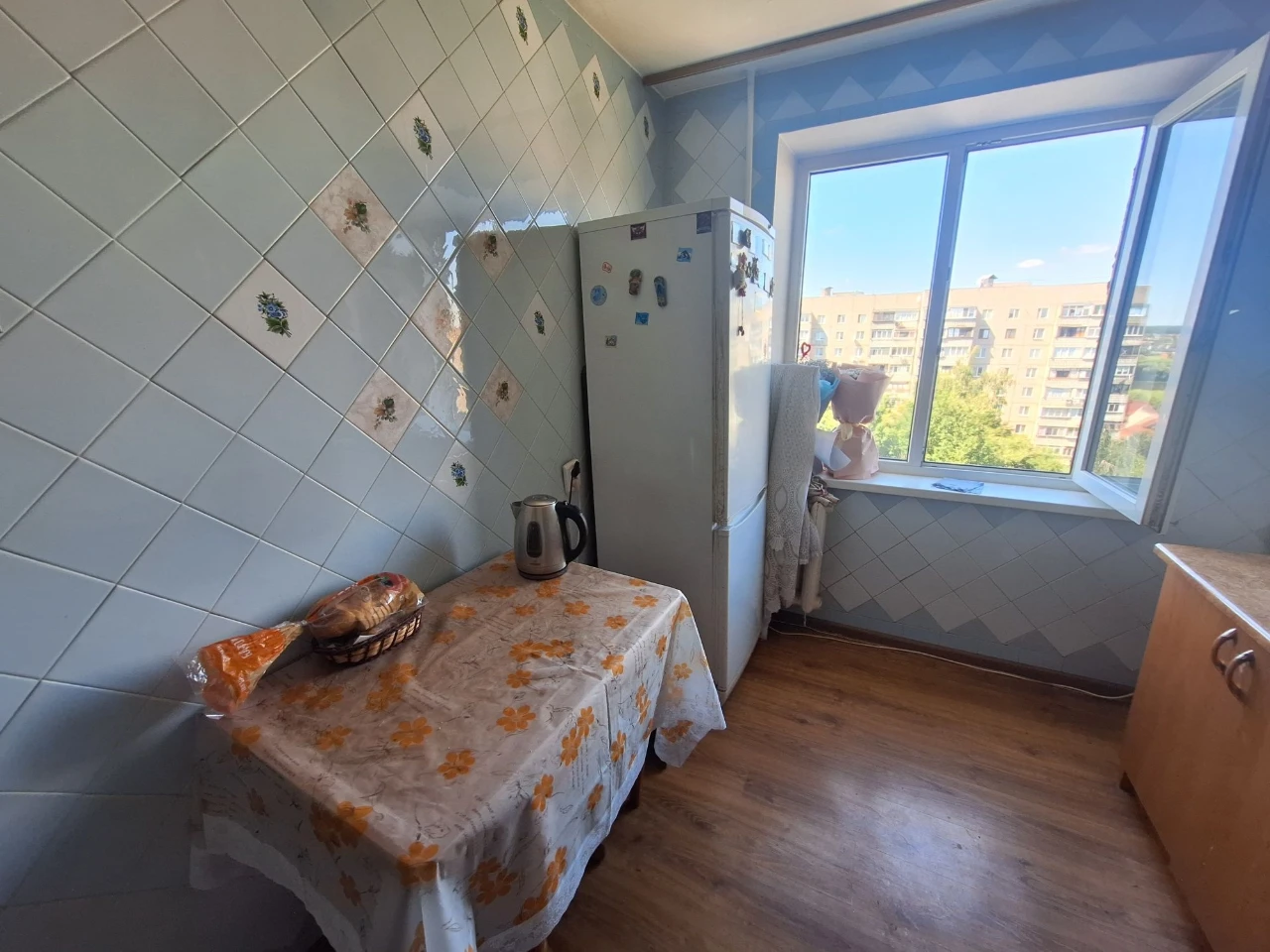 Available Bedroom for a Girl on Chaykovskogo Street