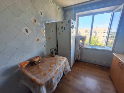 Available Bedroom for a Girl on Chaykovskogo Street