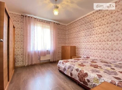 Здам в оренду кімнату на вул. Ревуцького 11Г довгостроково •