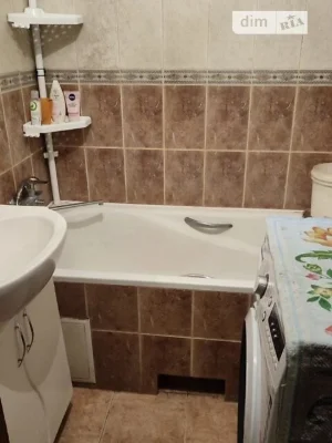 Здам в оренду кімнату на бул. Верховної Ради 21 довгостроков