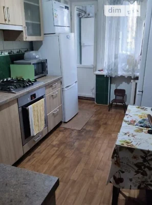 Здам в оренду кімнату на бул. Верховної Ради 21 довгостроков
